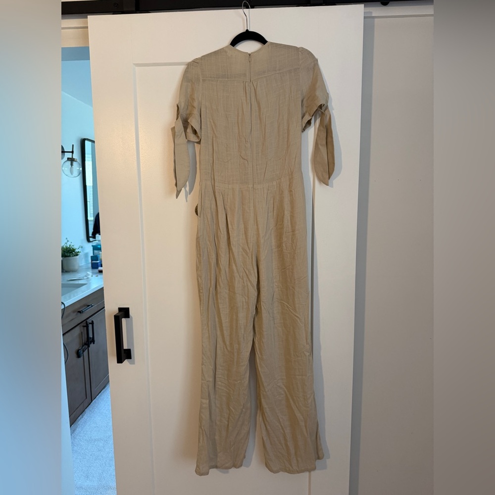 superdown Beige Puff-Sleeve Button-Front Jumpsuit - Picture 3 of 5